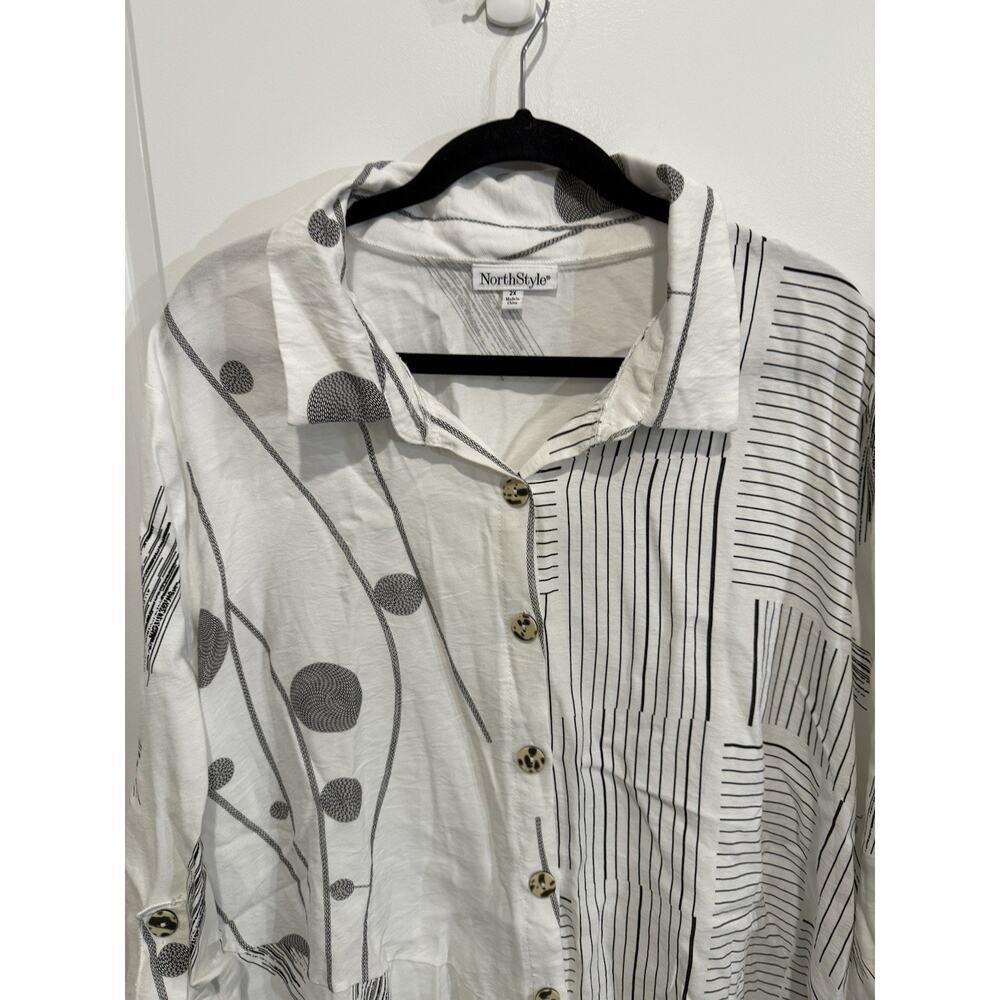 Northstyle Blouse Womens Sz 2X Black White Abstract Button Up Roll Tab Sleeve - Picture 3 of 9